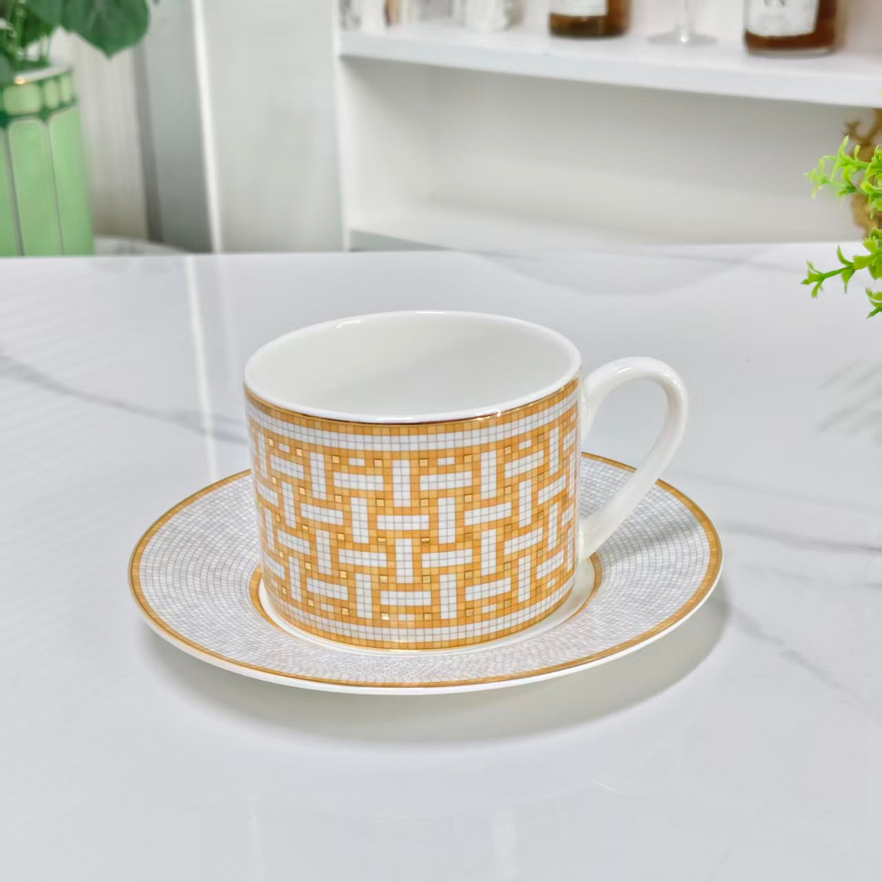 🎁 Set Tazza e Piattino – Carrozza Dorata (Sconto)