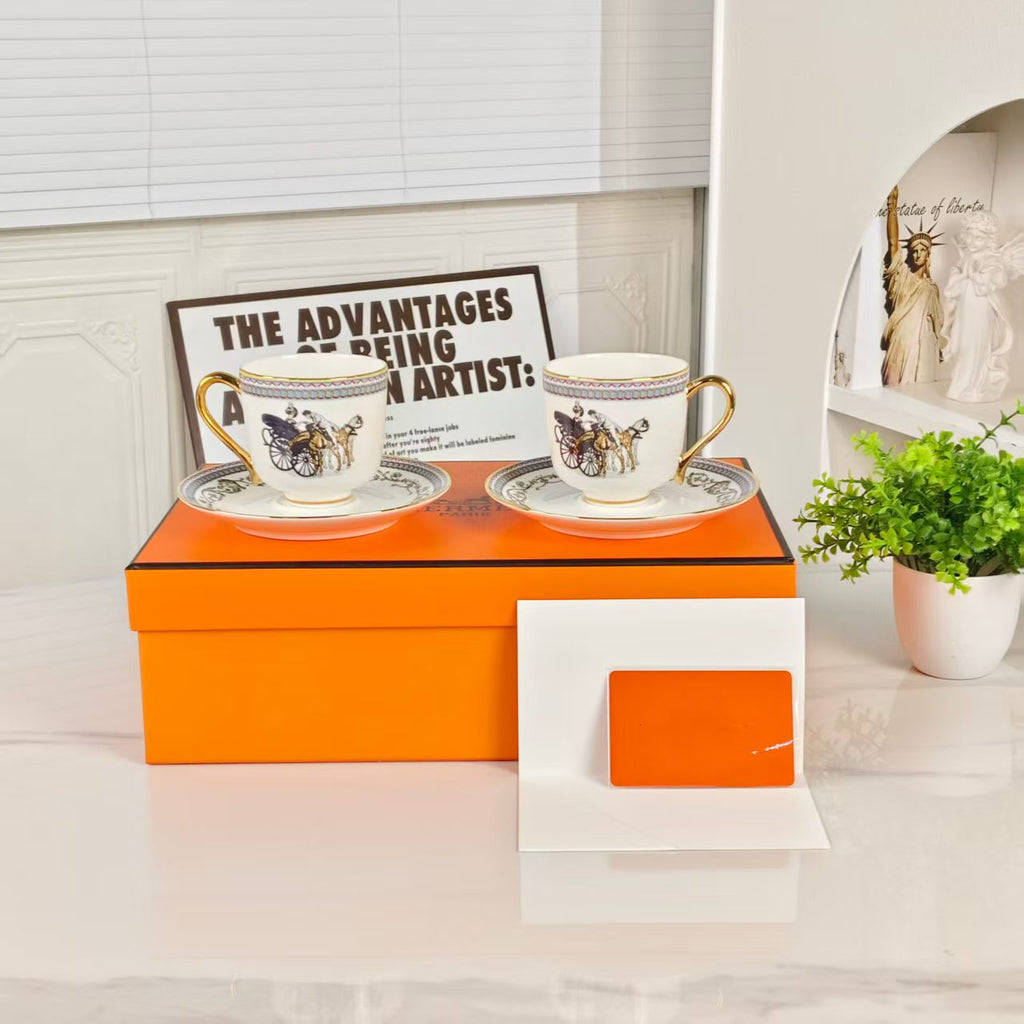 Nuovo Arrivo: "Noble Lady" – Set Tazza e Piattino Doppi