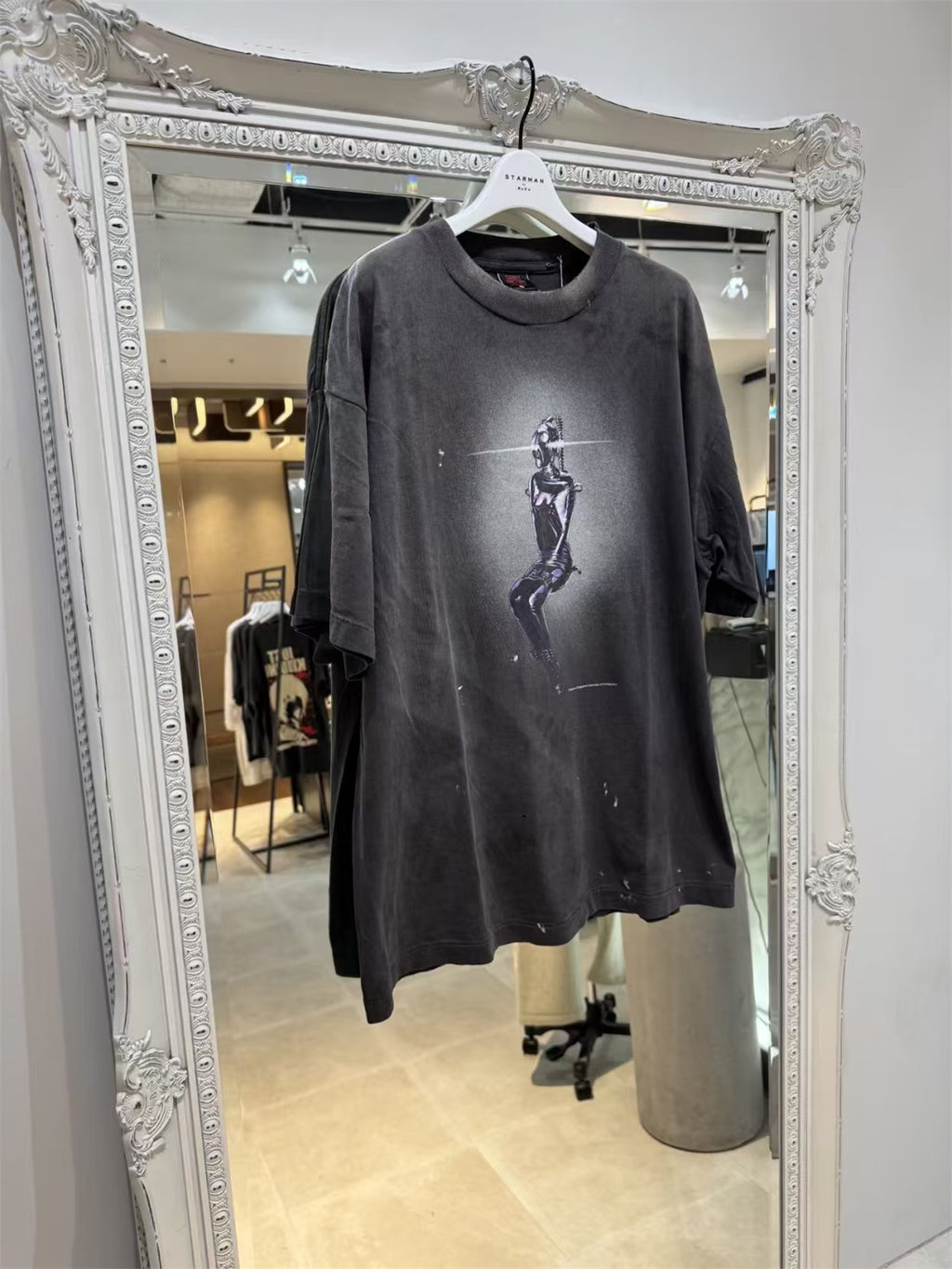 SAINT X hajime Collaboration Washed, distressed tubular T-shirt