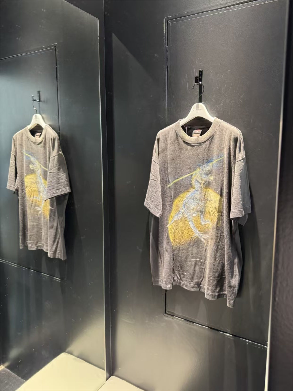 MSAINTM anime character. Tubular-knit T-shirt featuring a large-scale Conley-style print and a washed, distressed finish.（副本）