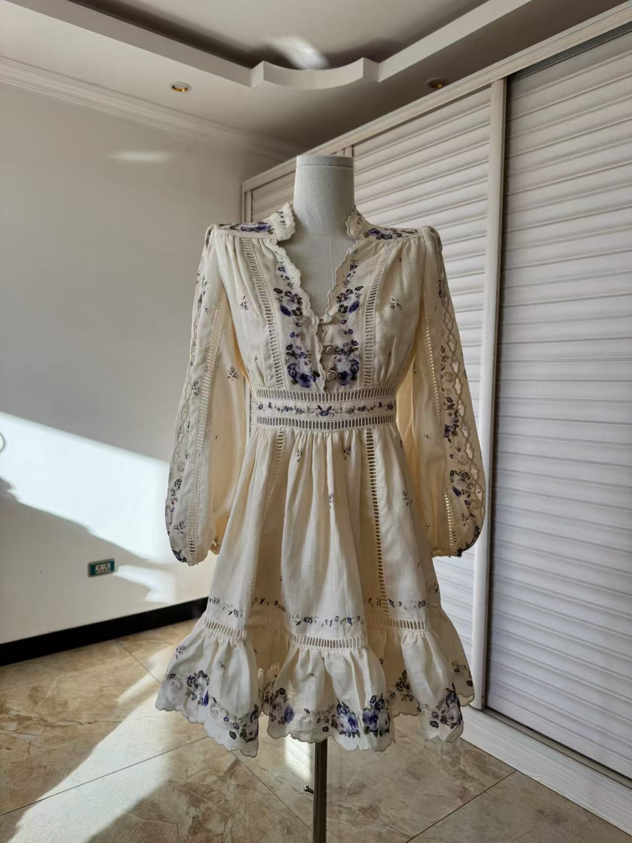Kollektion von Resortkleidern einer australischen Designerin