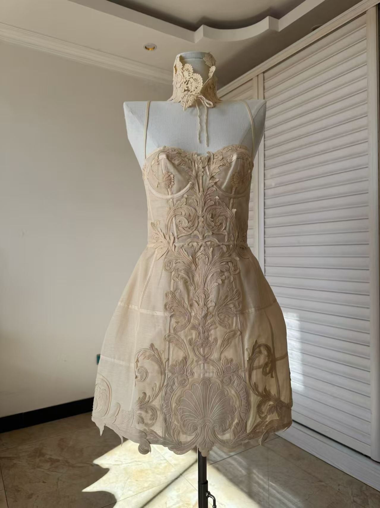 Kleider aus der Resort-Kollektion eines australischen Designers
