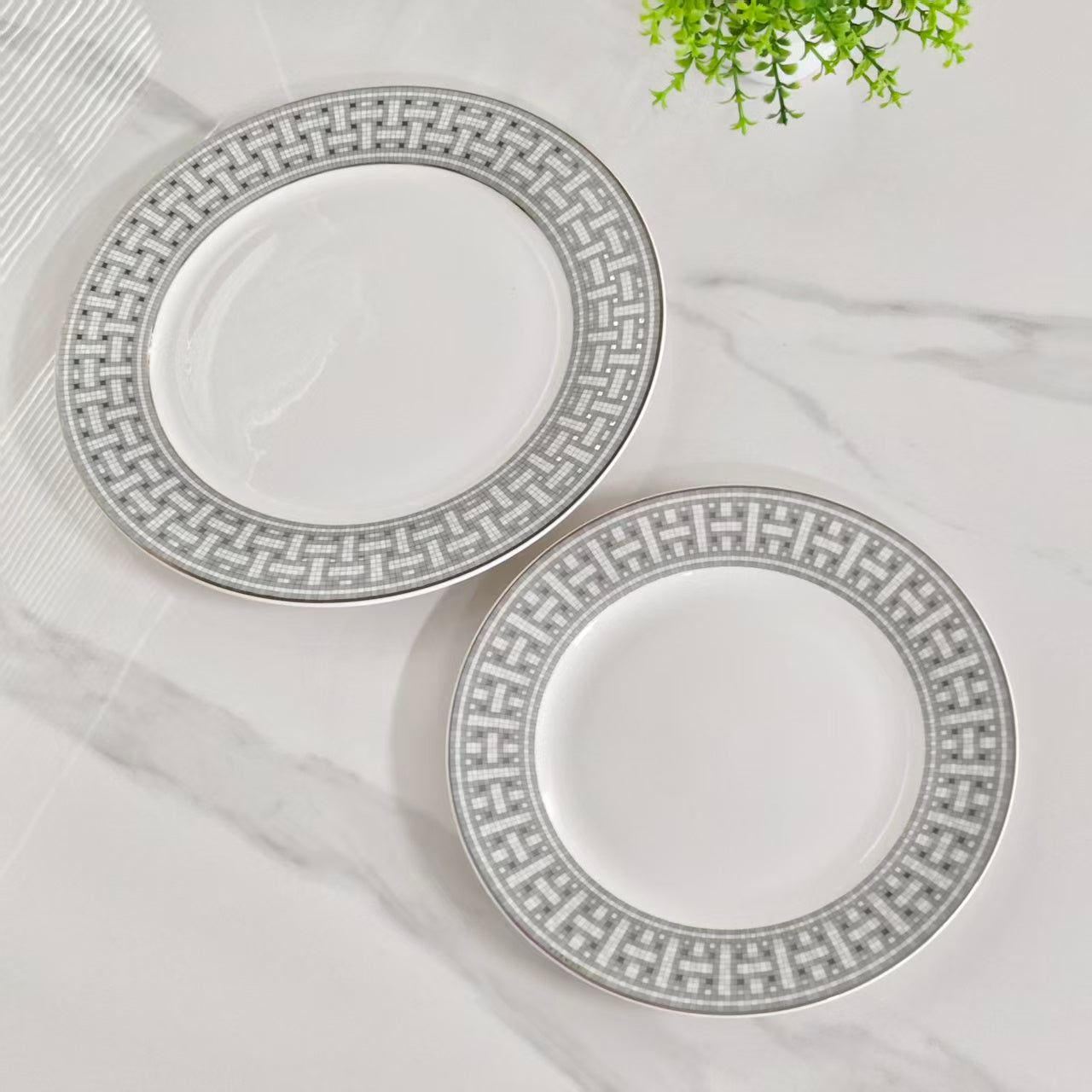 New Arrival – 4-Piece Cup &amp; Plate Set – "Grey Horse-Drawn Carriage" Design