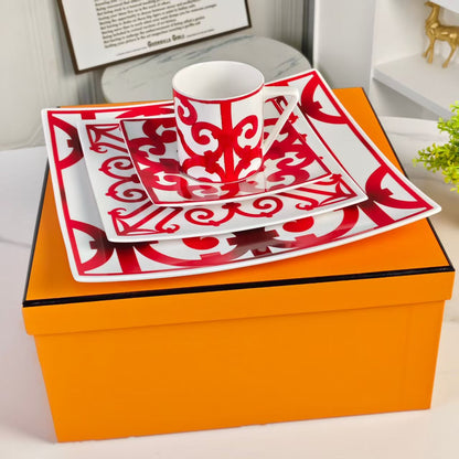 Neues Produkt – 4-teiliges Set in Rot