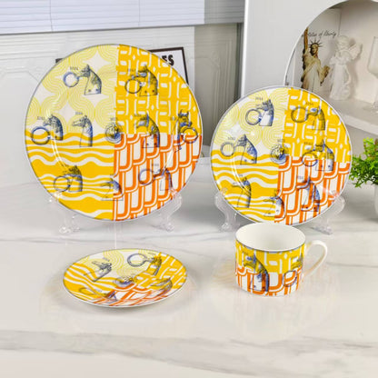 Neu eingetroffen: [Pferde-Design mit gelbem Hintergrund und Nummer] – [4-teiliges Tassen- und Untertassen-Set]