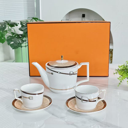 Neu eingetroffen: [Sockel gelbes Pferd] – 15-teiliges Kaffeeservice