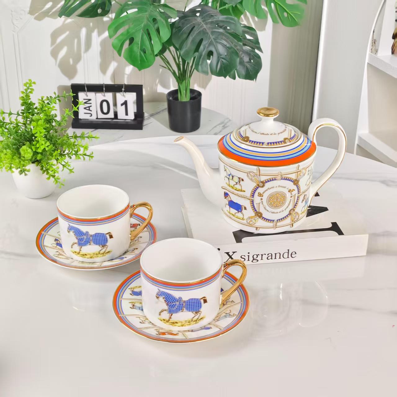 Neu eingetroffen: [Sockel gelbes Pferd] – 15-teiliges Kaffeeservice