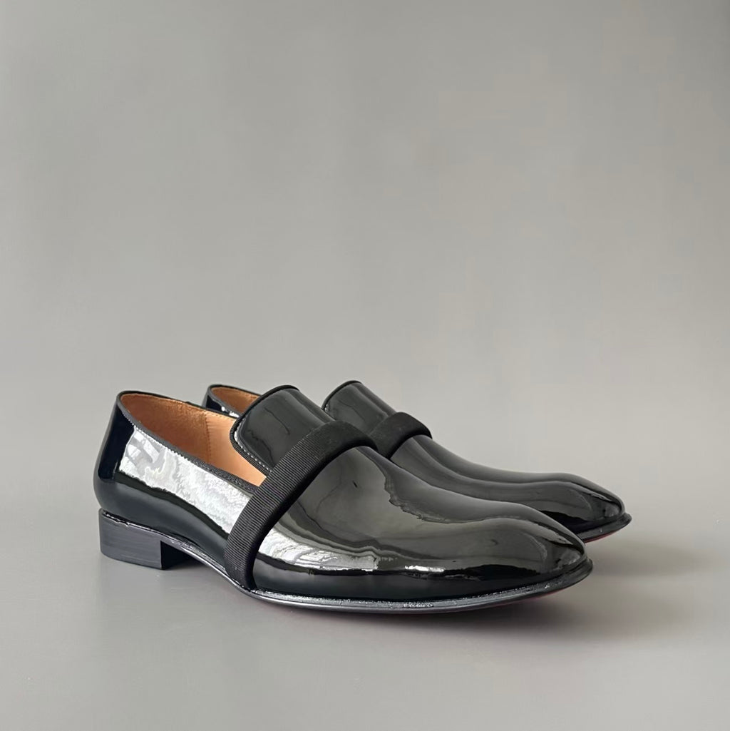 CL 【Red Sole】Cowhide Leather Loafers – Round-Toe, Slip-On, Comfortable & Sophisticated
