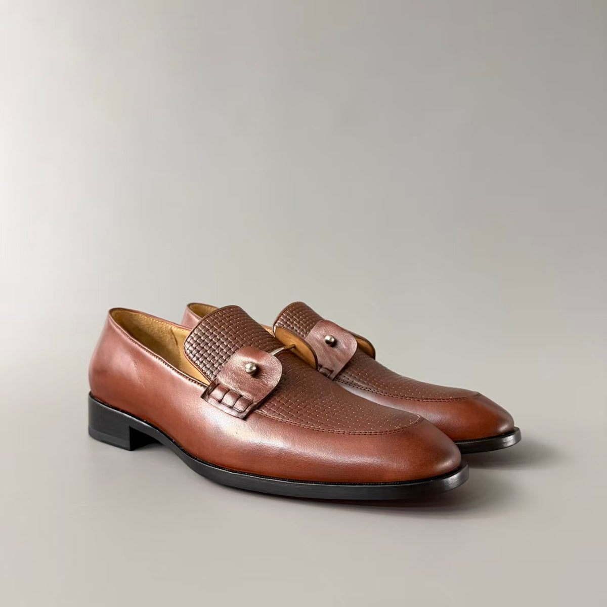CL 【Red Sole】Textured & Woven Calfskin Loafers – Round-toe, slip-on – Men's – Brown.