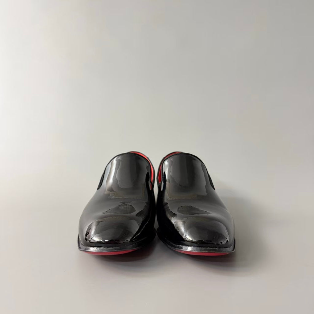 CL 【Red Sole】Men's Black Leather Loafers – Round-Toe, Slip-On, Comfortable & Sophisticated.