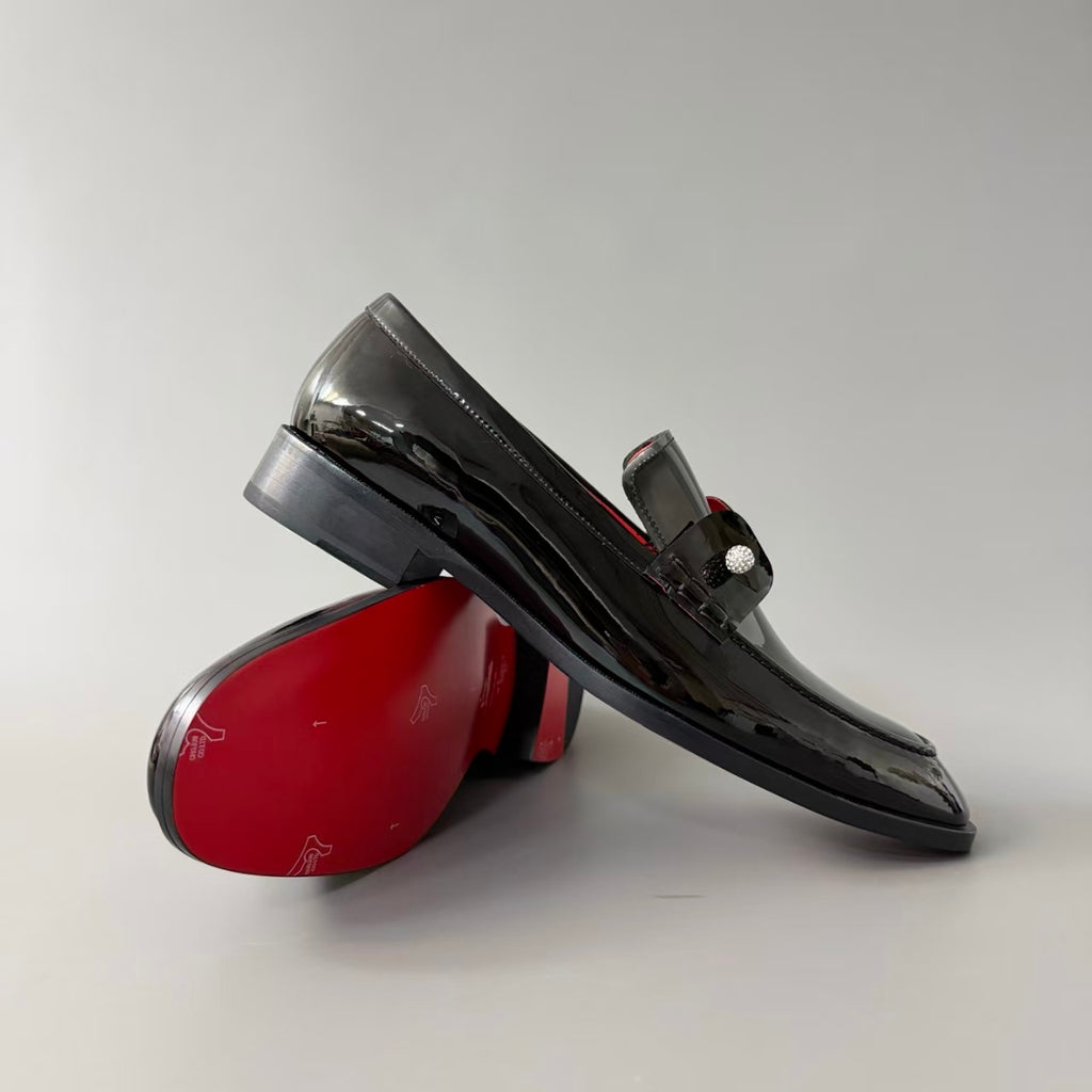 CL 【Red Sole】Men's Black Leather Loafers – Round-Toe, Slip-On, Comfortable & Sophisticated.