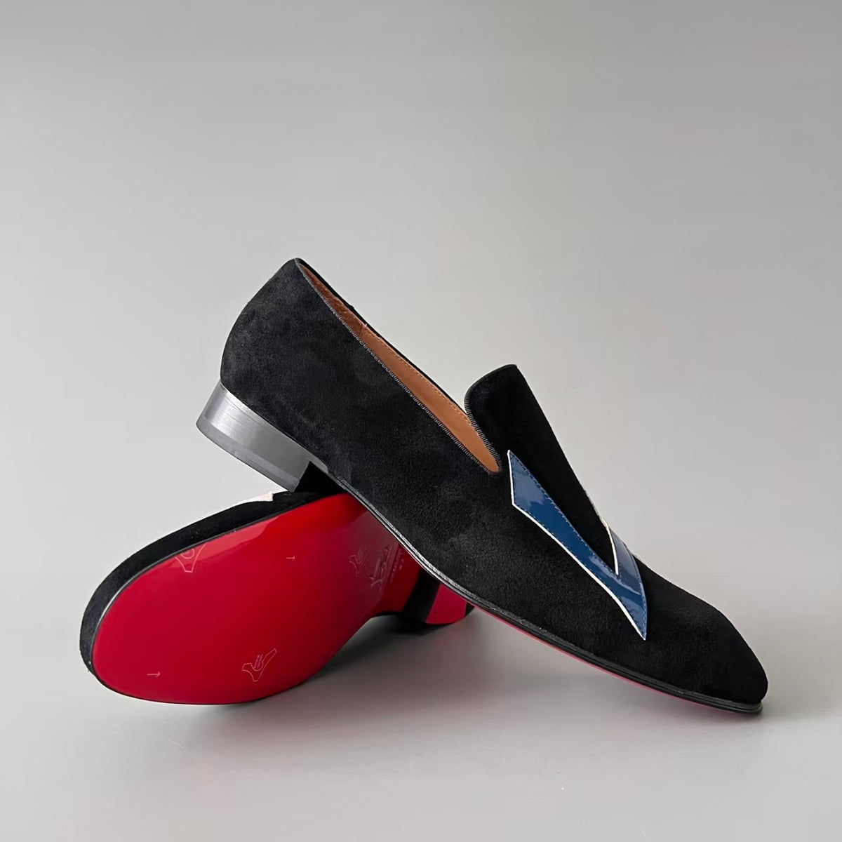 CL 【Red Sole】Men's Black Suede Loafers – Round-toe, slip-on style offering comfort and sophistication.