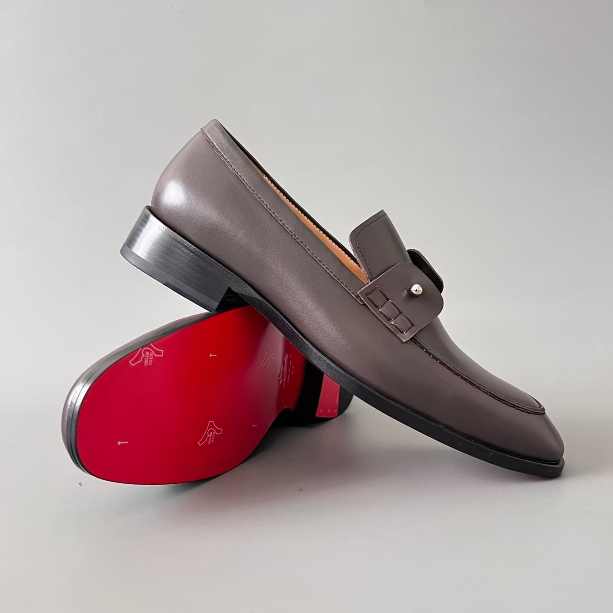 CL 【Red Sole】Men's Leather Loafers – Round-Toe, Slip-On, Comfortable & Sophisticated – Dark Brown