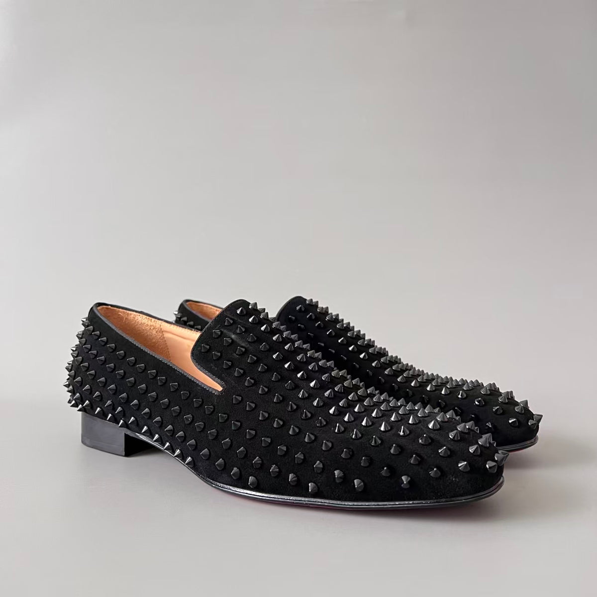 CL 【Red Sole】Stylish men's black slip-on casual shoes with studs.