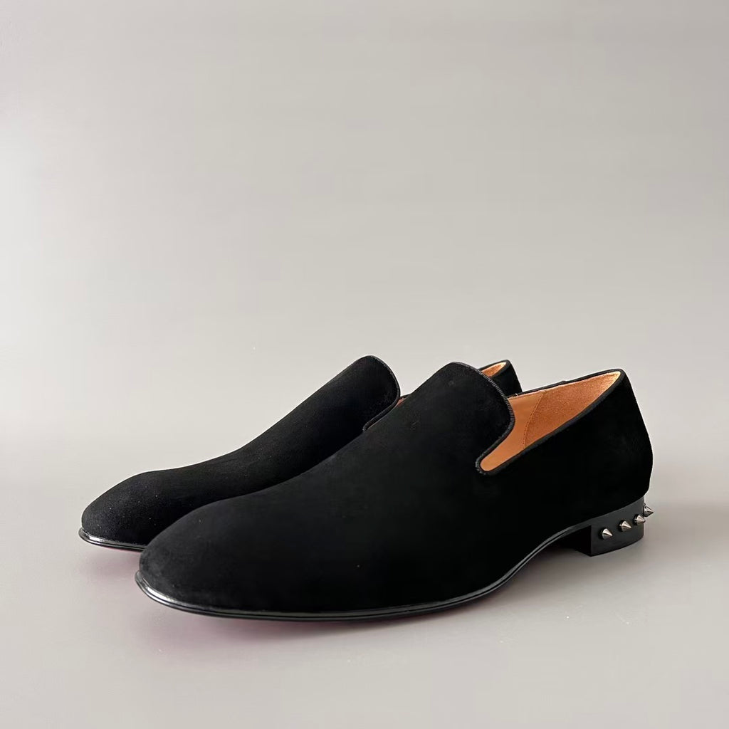 CL 【Red Sole】Greggo men's stylish casual leather shoes in black nubuck with tungsten-colored studs.