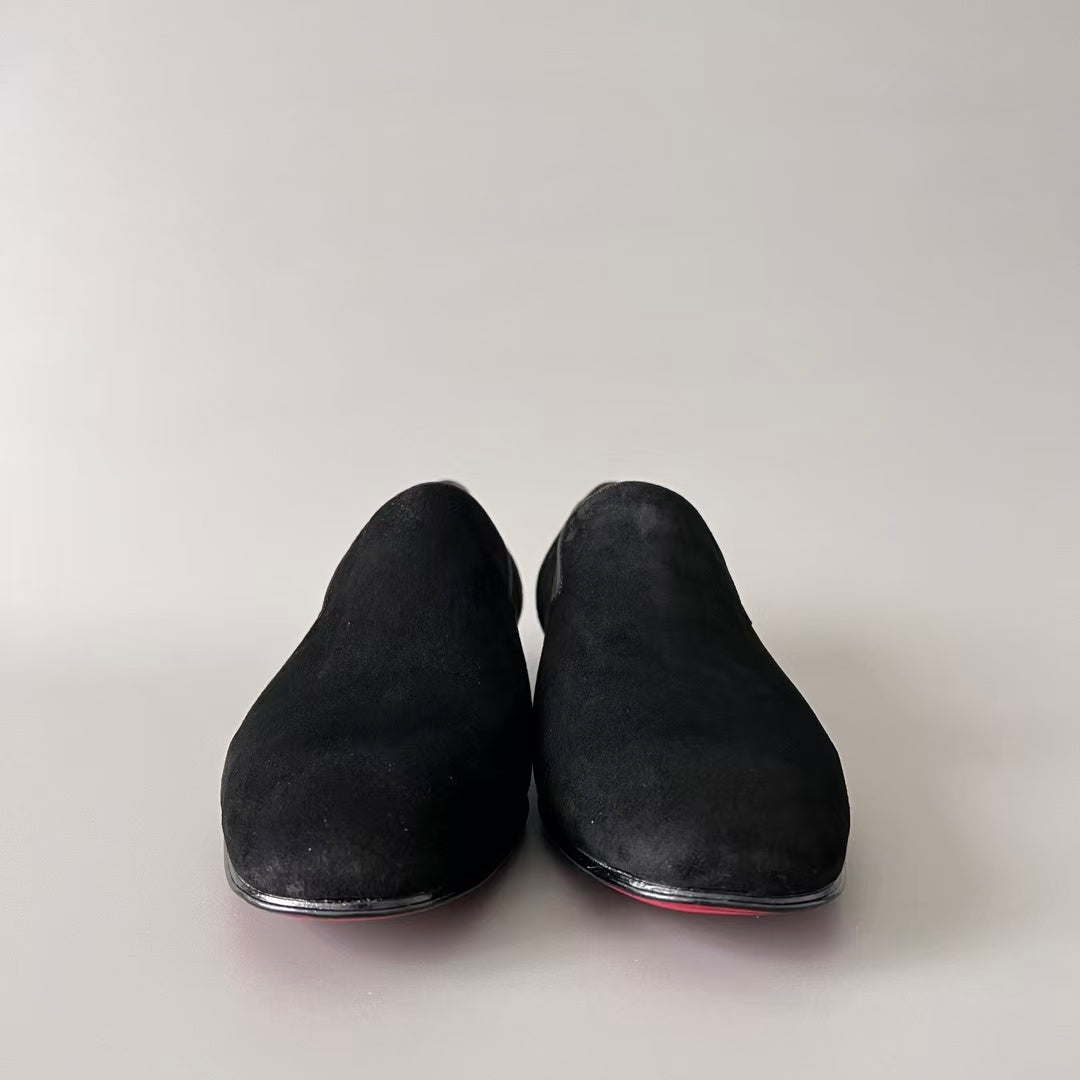 CL 【Red Sole】Greggo men's stylish casual leather shoes in black nubuck with tungsten-colored studs.