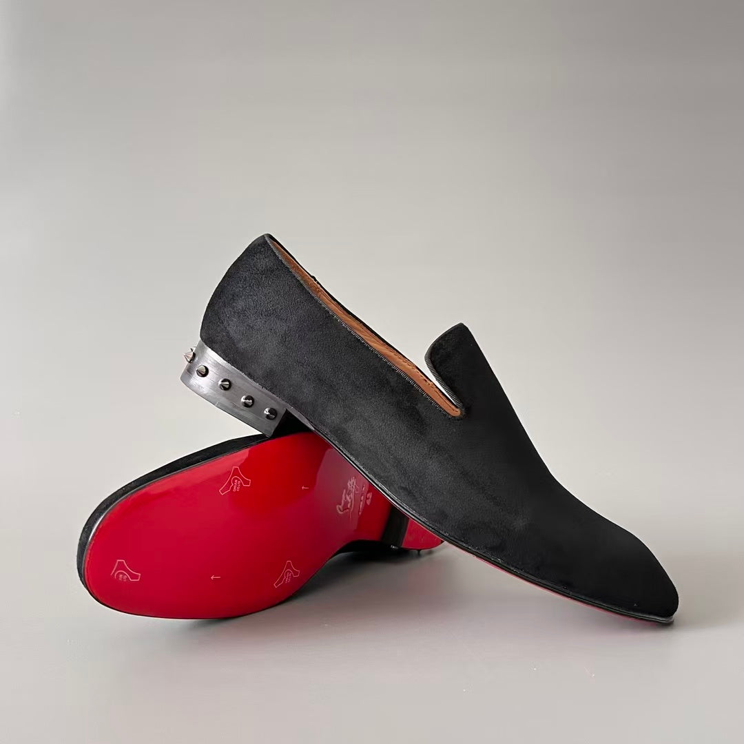 CL 【Red Sole】Greggo men's stylish casual leather shoes in black nubuck with tungsten-colored studs.