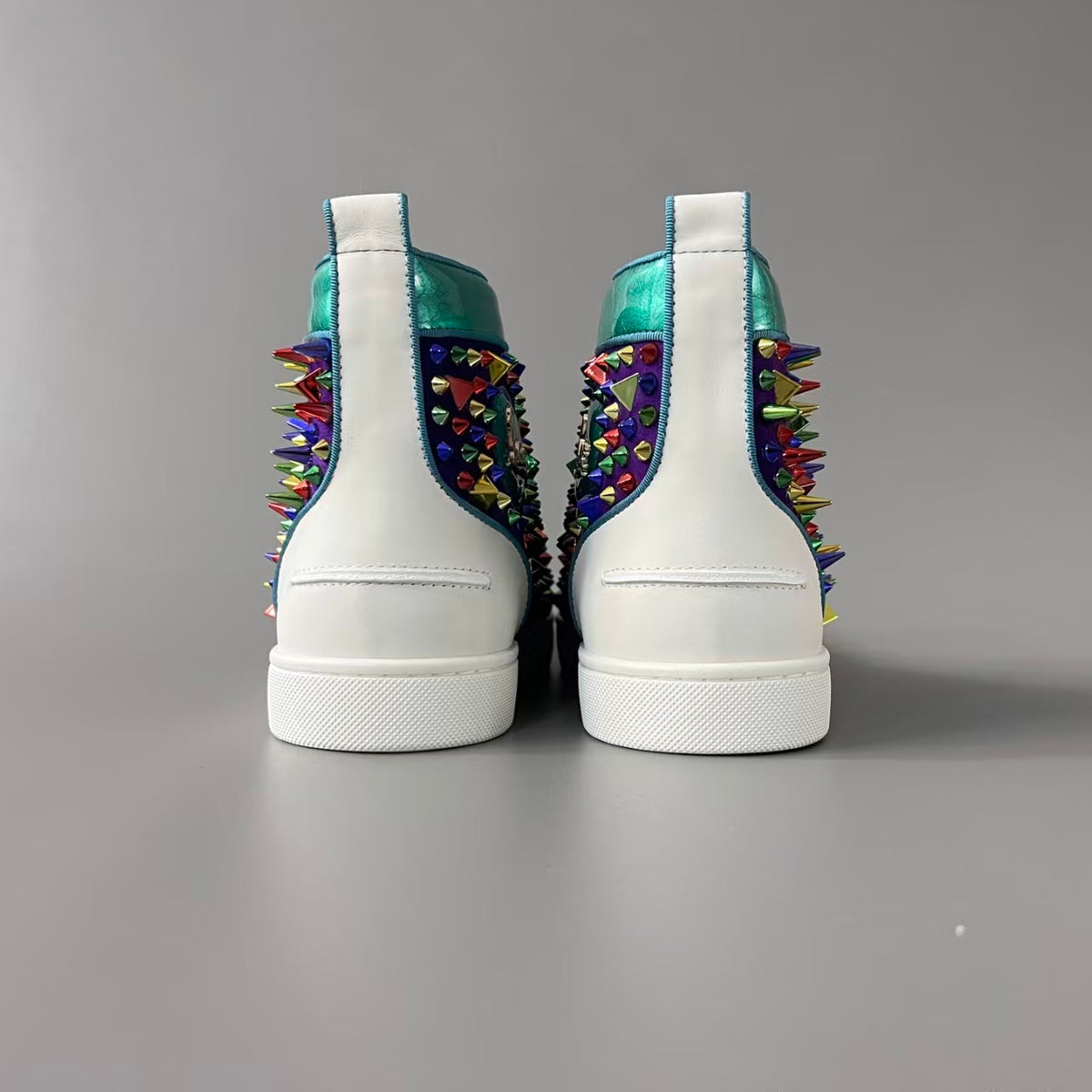 CL 【Red Sole】Lou Spikes high-top sneakers with colorful studs.