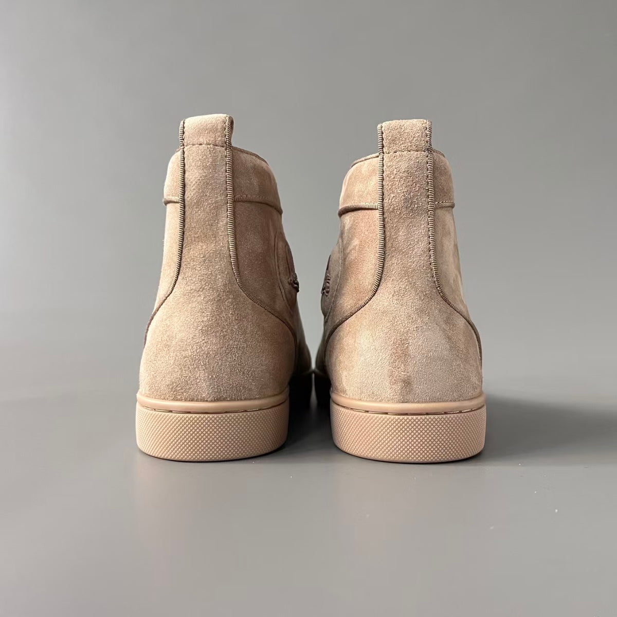 CL 【Red Sole】Lou Spikes high-top sneakers in khaki.