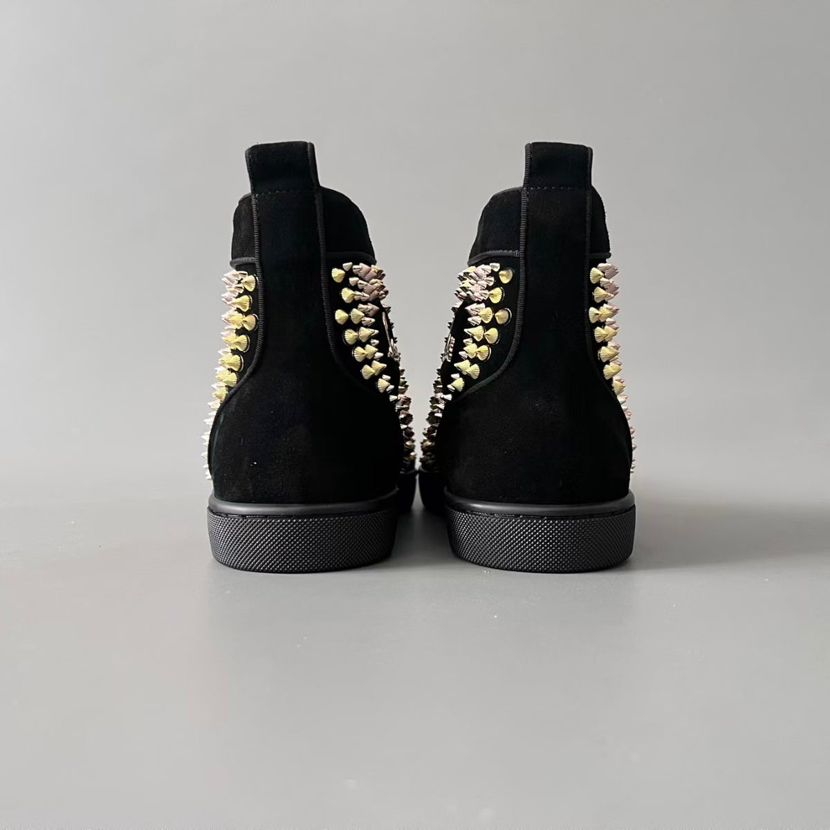 CL 【Red Sole】Lou Spikes high-top sneakers with all-over studs.