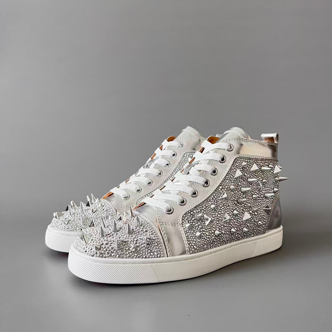 CL 【Red Sole】Lou Spikes high-top sneakers with silver diamond-shaped studs.