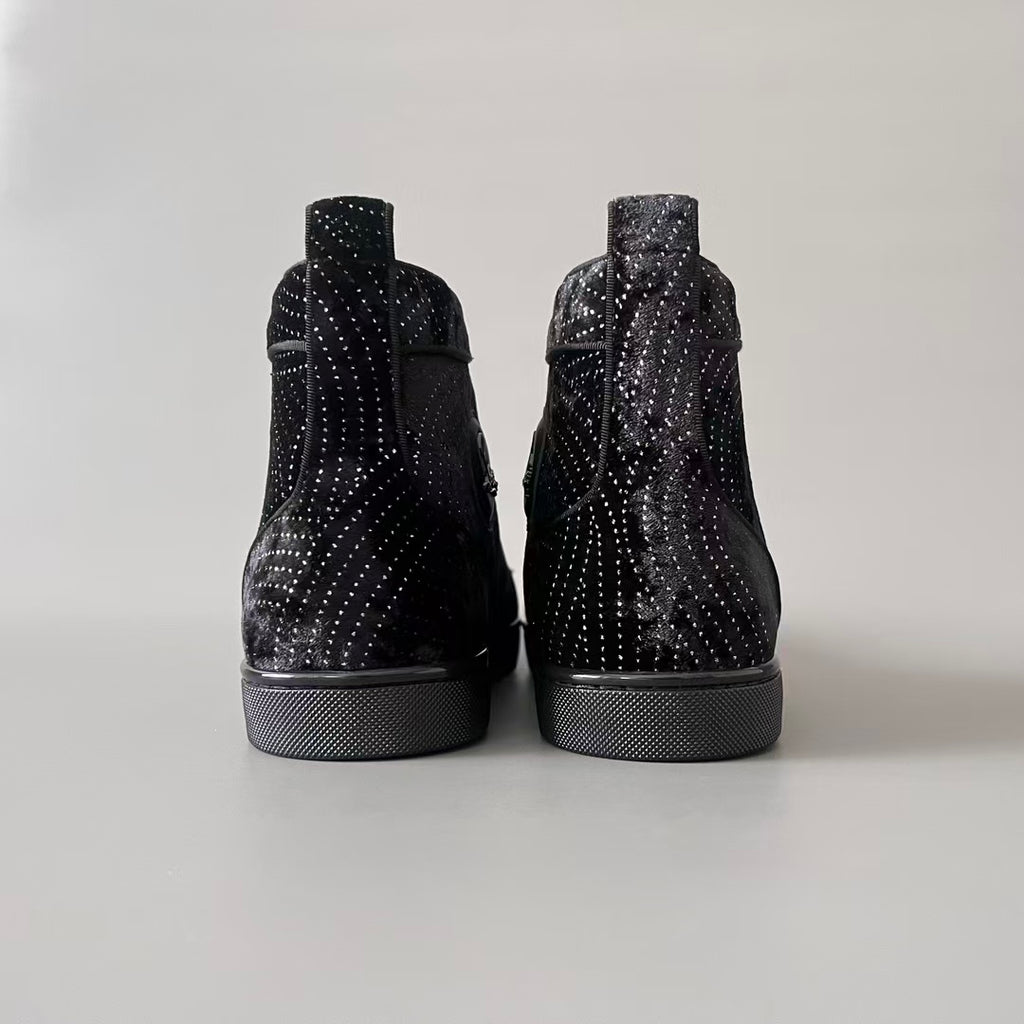 CL 【Red Sole】Lou Spikes high-top sneakers in black velvet.