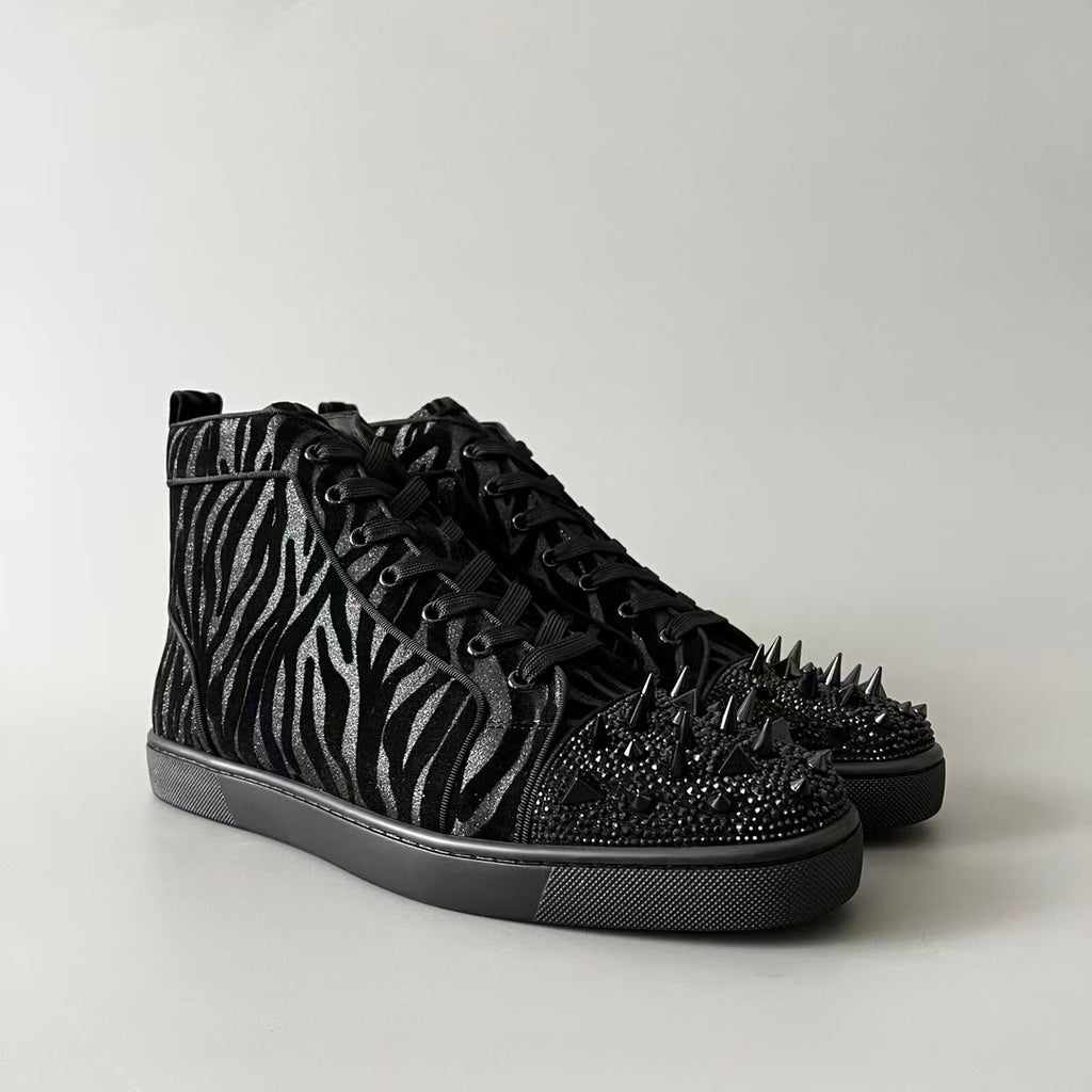 CL 【Red Sole】Lou Spikes high-top sneakers in black with leopard print and studs.