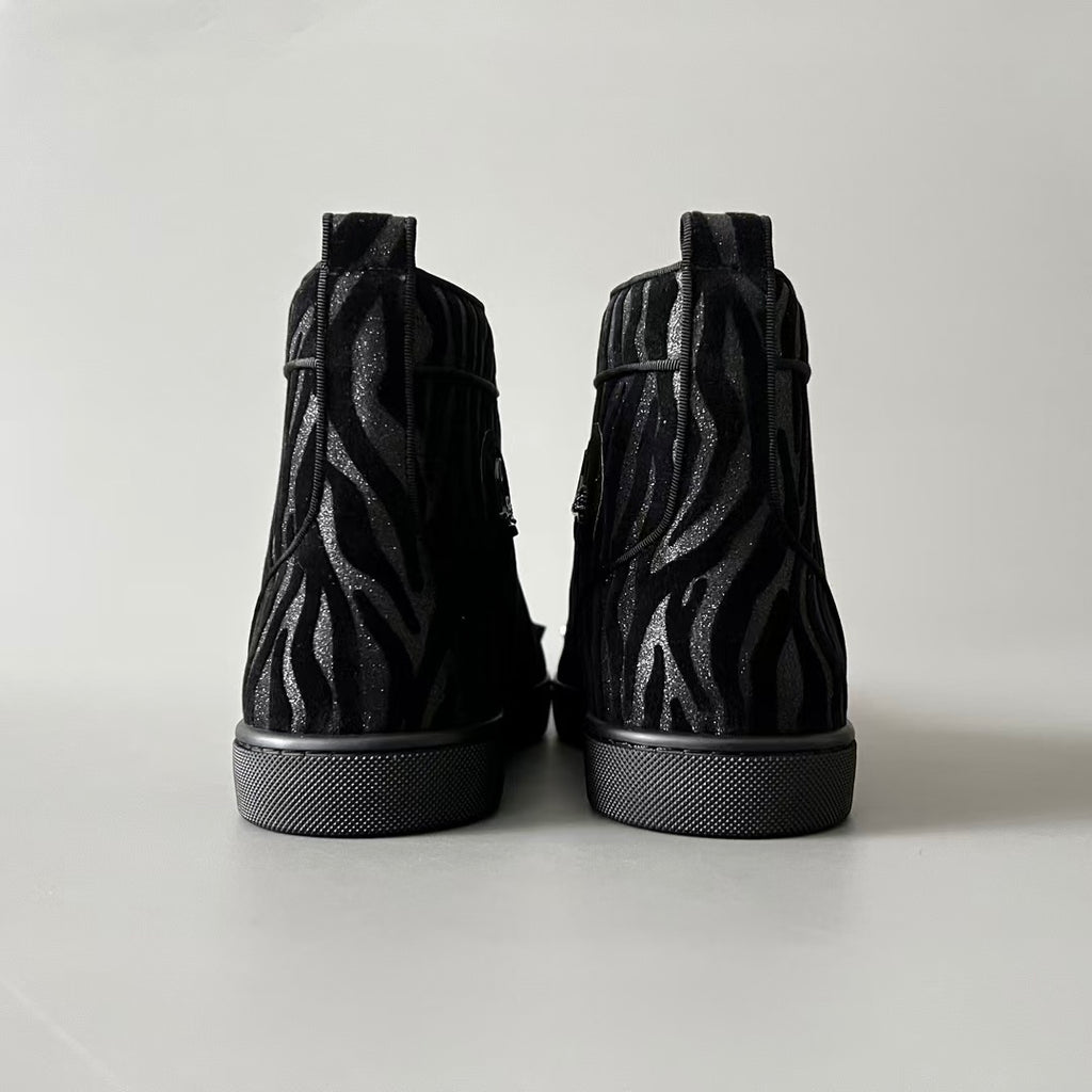 CL 【Red Sole】Lou Spikes high-top sneakers in black with leopard print and studs.