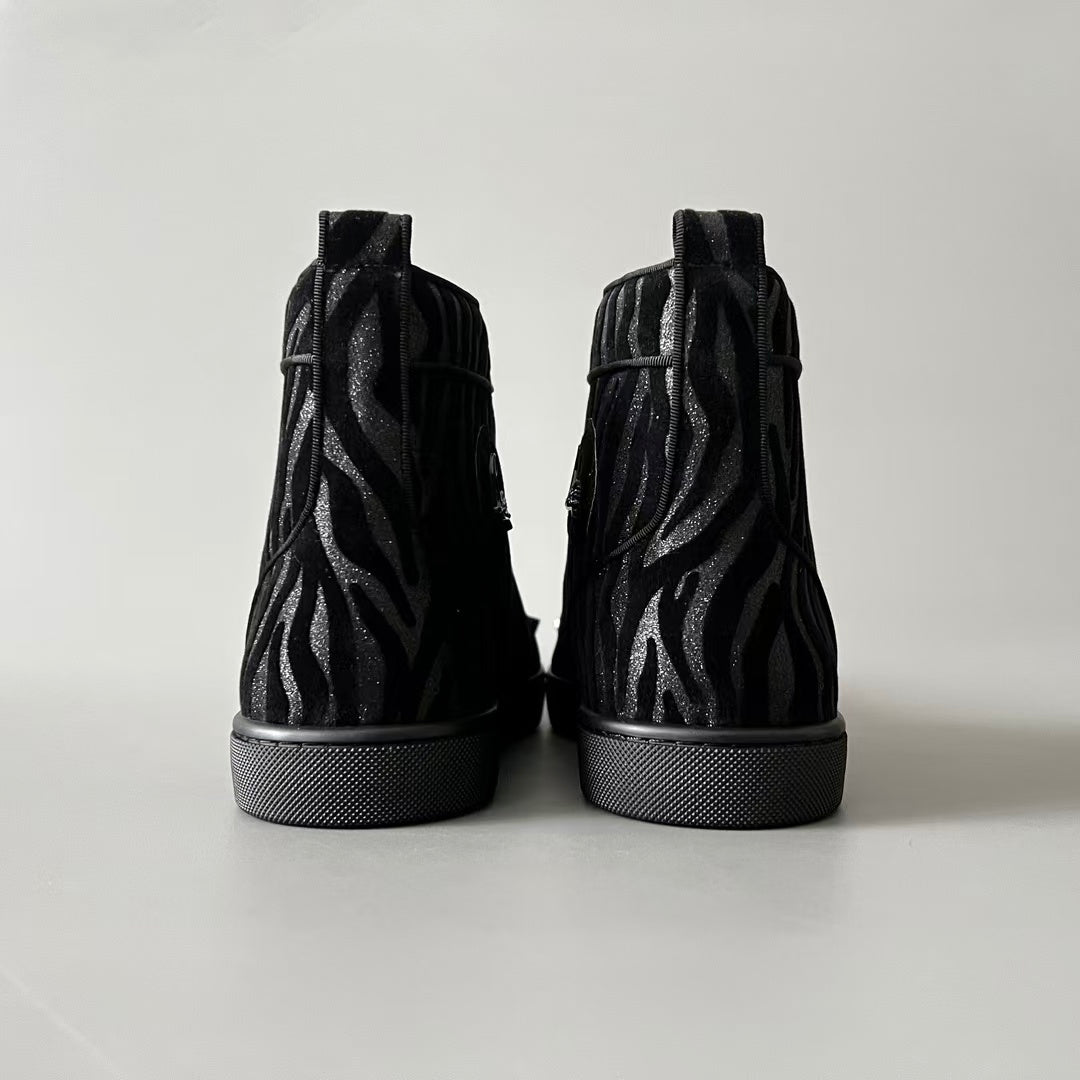 CL 【Red Sole】Lou Spikes high-top sneakers in black with leopard print and studs.