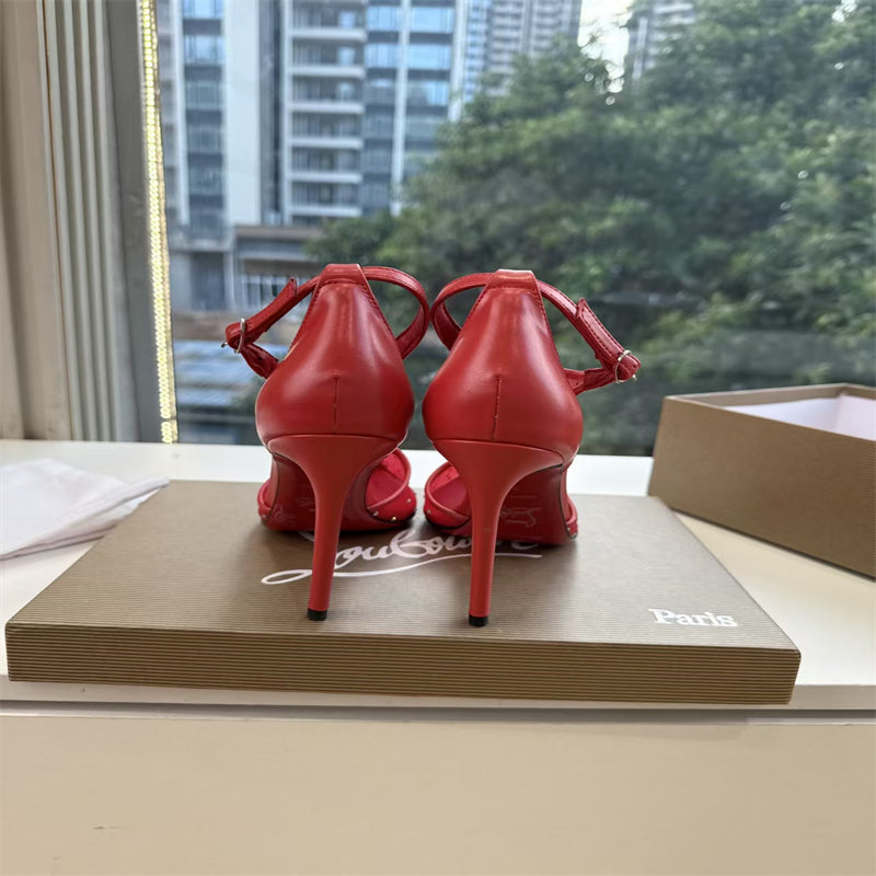 CL 【Red Sole】Décolleté a punta con cinturino a T e strass